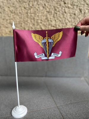 №НП005 Настільний Прапор «Завжди перші (ДШВ)» 24×12х37 см (атлас)